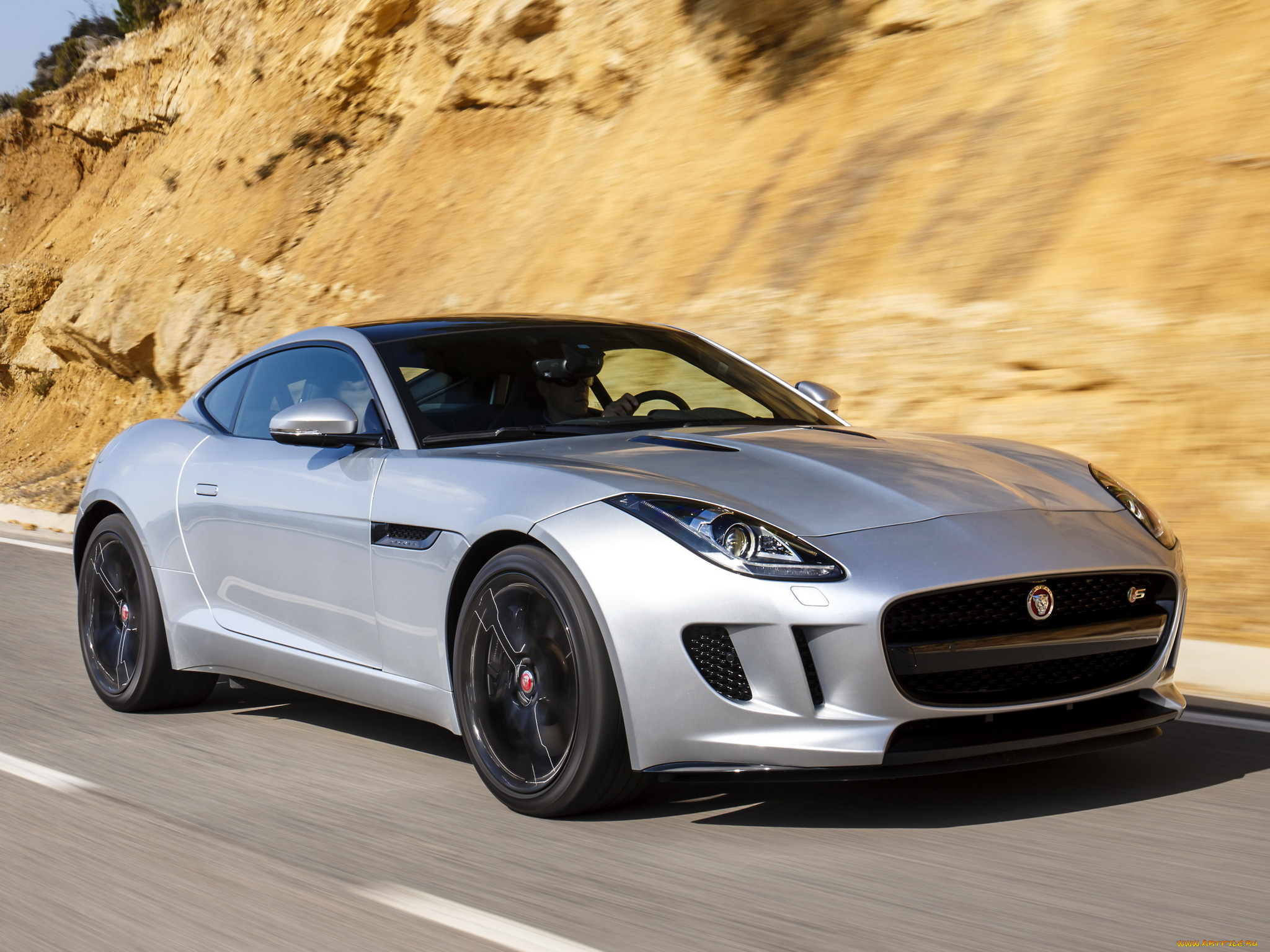 Jaguar f Type r 2014